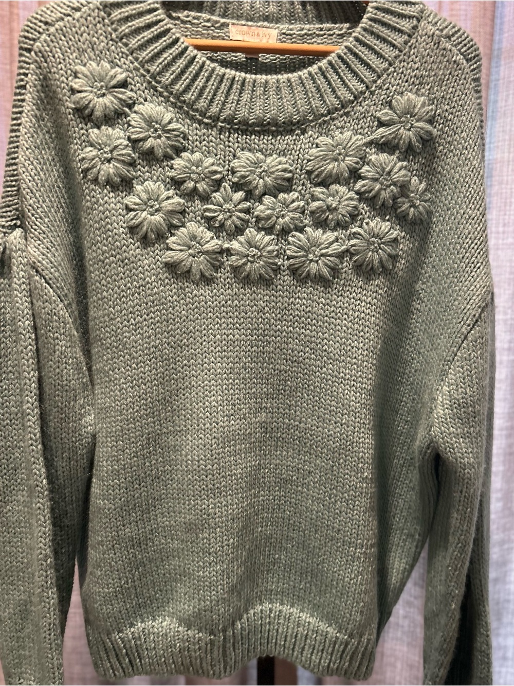 crown & ivy Sage Green Floral Appliqué Crewneck Sweater